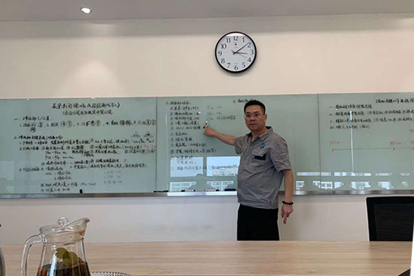 共勉-江蘇噴塑設(shè)備廠斯普瑞涂裝應(yīng)邀參加客戶企業(yè)會(huì)議！